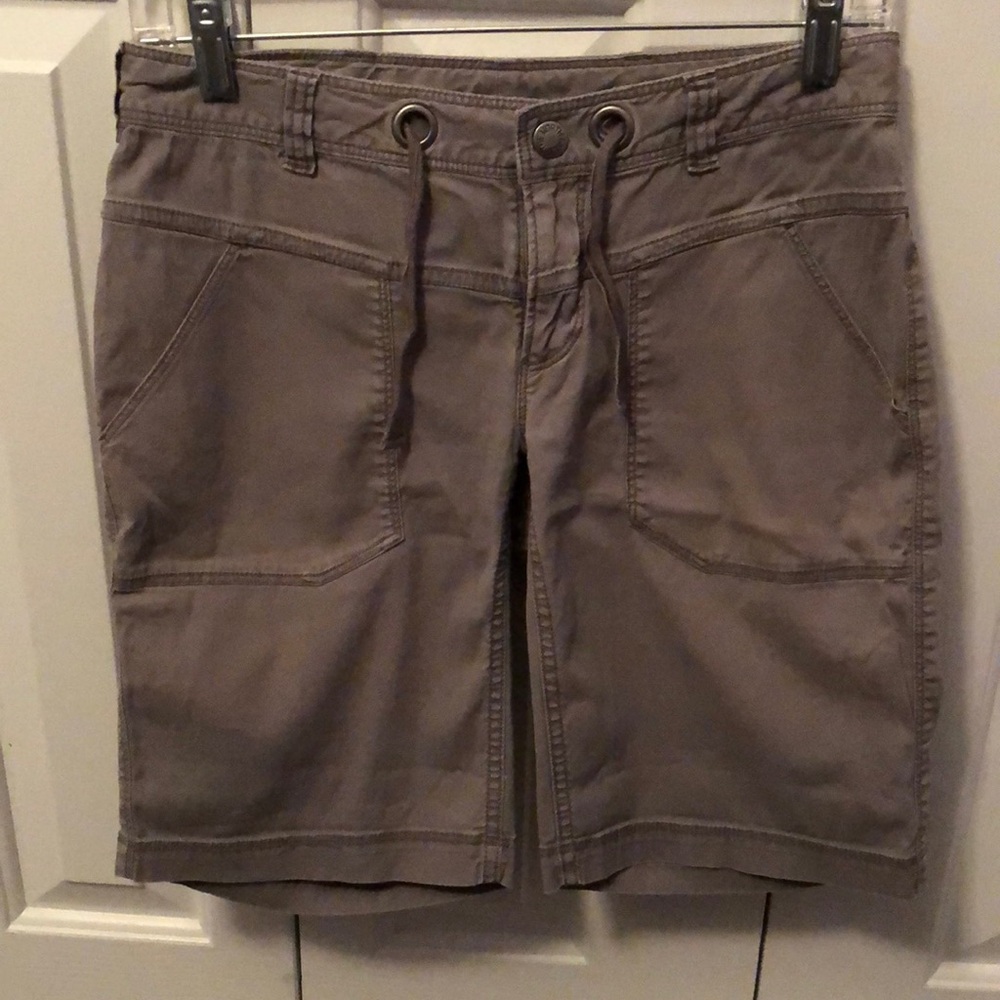 The North Face hiking Bermuda shorts, cotton, taupe, size 2